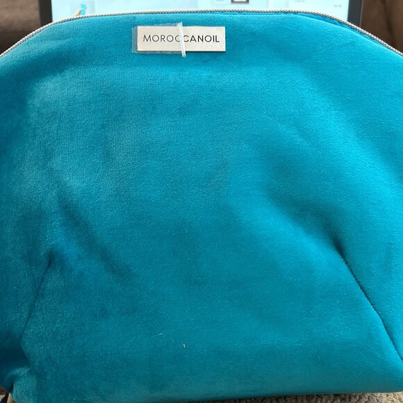 MorrocanOil Morrocan Oil Gift Set Brand New - $800 Value - Picture 2 of 11